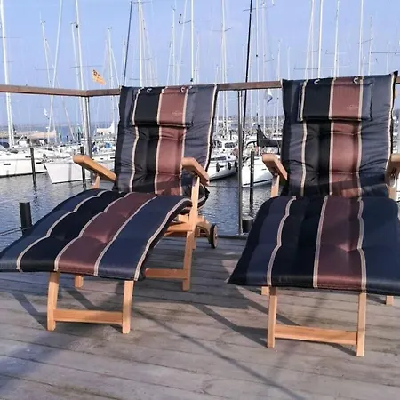 Lasse Comfortable Πλωτό κατάλυμα *
